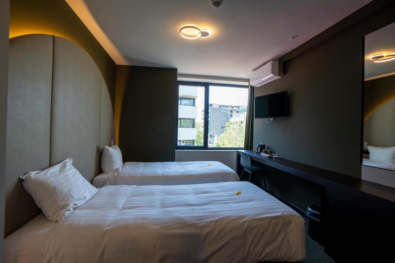Green Hotel Genk Bagian luar foto