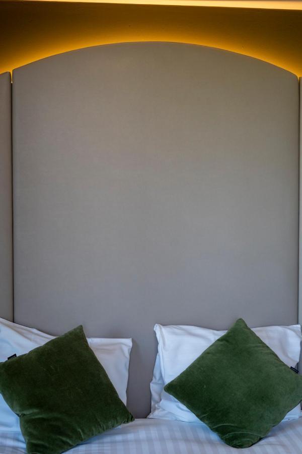 Green Hotel Genk Bagian luar foto